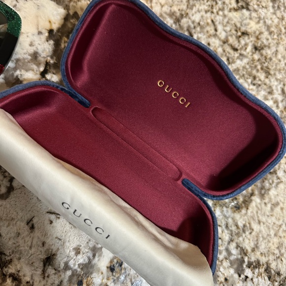 ‼️SOLD ‼️- Gucci Red and Green Designer Sunglasses - Picture 8 of 12